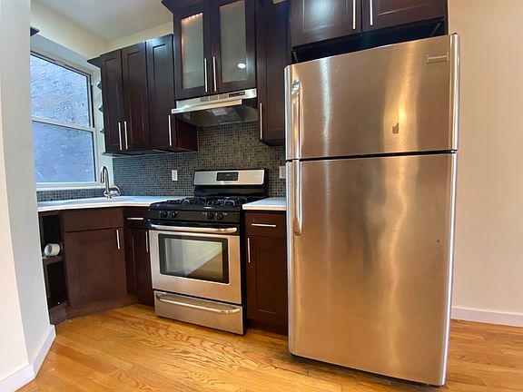 3rd image of 778 Lincoln Pl #2RB