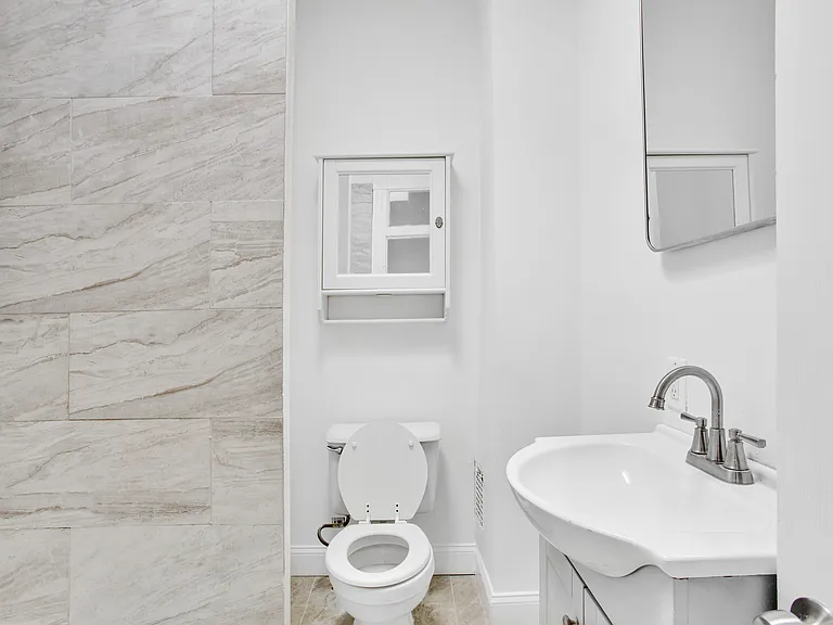 2212 W Fayette St — Photo 11