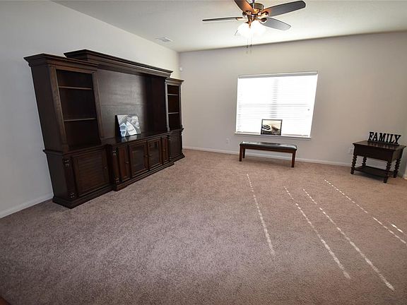 4th image of 942 Driftwood Ln
