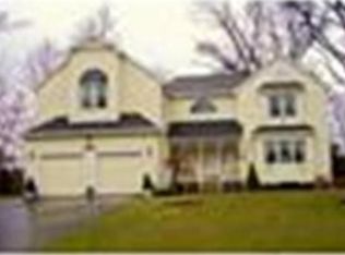 41 Rosewood Ln, North Attleboro, MA 02763