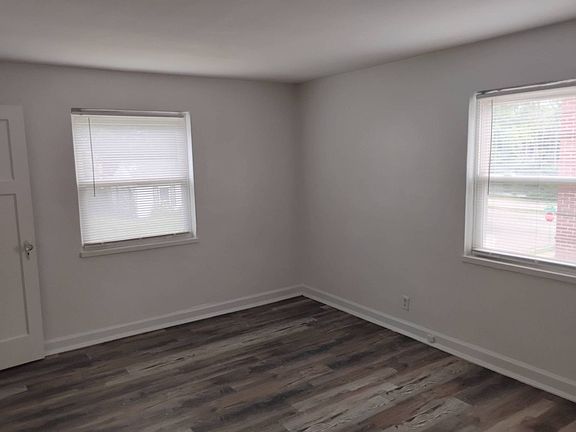 5th image of 238 E Beechwood Ave Unit 4