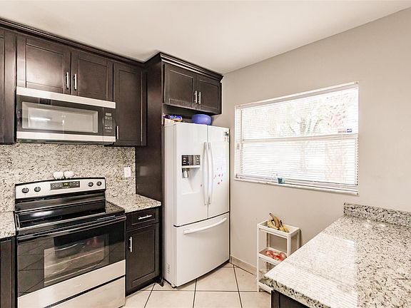 5th image of 3900 NW 76th Avenue #103