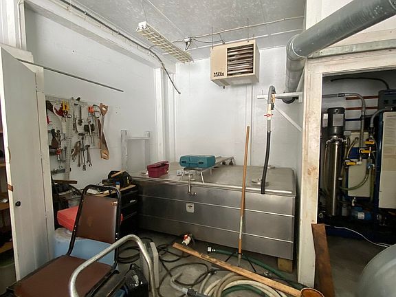 5th image of 413 Upper Road