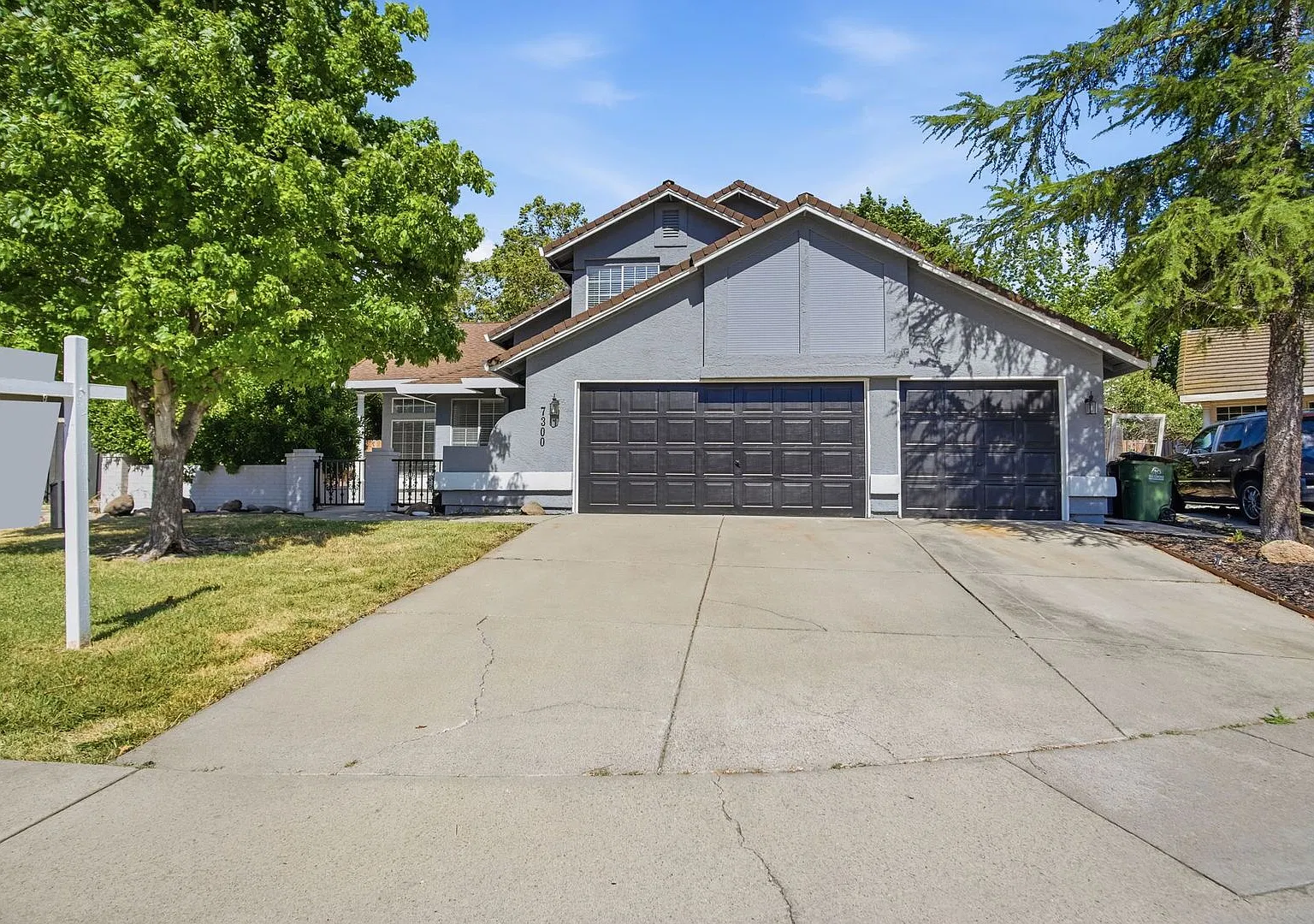 Recently Remodeled & Spacious 4-Bedroom Home in Elk Grove — Photo 1