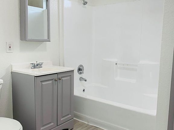 5th image of 9905 S Broadway #10679325