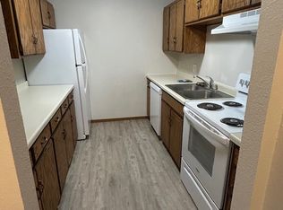 1165 Carolina Ave NW #11, Hutchinson, MN 55350