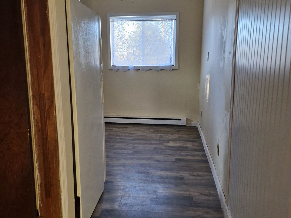 hallway to kitchen