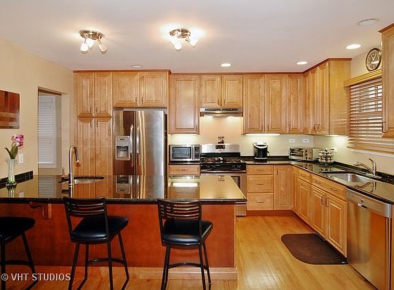 3rd image of 1040 Hannah Ave