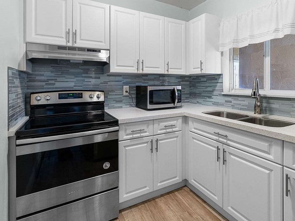 1st image of 7910 Taft Street #304