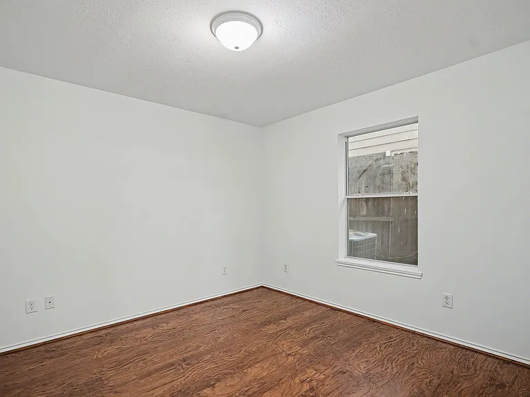 2416 Charleston St #A — Photo 15