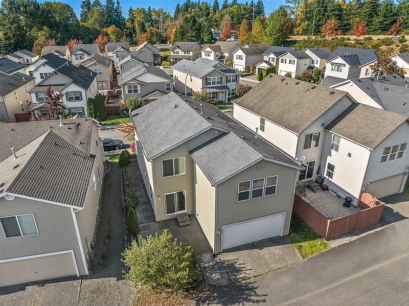 2nd image of 248 Ferndale Court NE