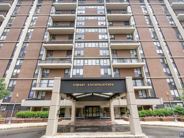 1 Horizon Rd APT 1428, Fort Lee, NJ 07024
