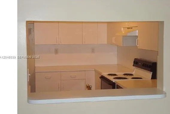 Grand Vista Condo — Photo 3