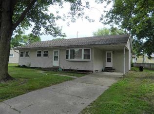 902 Kathey Dr, Maquoketa, IA 52060