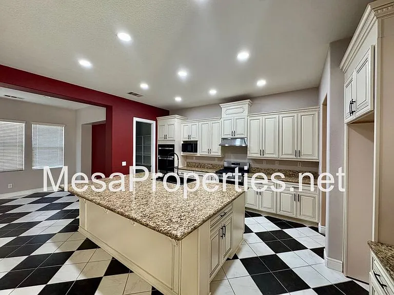28610 Strauss Ln — Photo 20