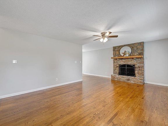 4th image of 164 Bonneville Pl