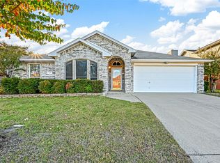 729 Covent Garden Pl, Midlothian, TX 76065