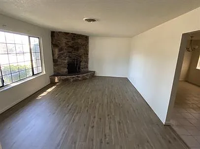 3015 Clearview Dr — Photo 5