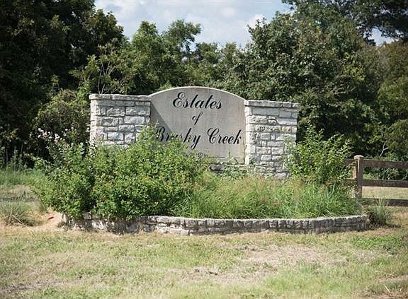 2nd image of 501 W Creekbend Cv