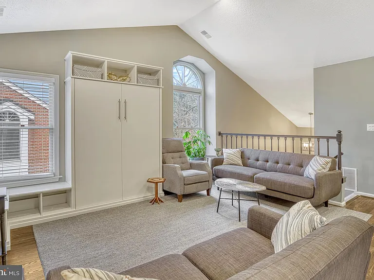 7598 N Lakeside Village Dr — Photo 2