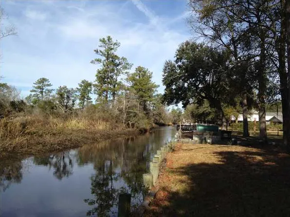 1141 French Quarter Creek Rd, Huger, SC 29450
