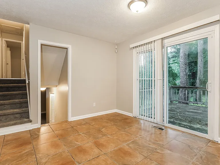 8486 Magnolia Dr — Photo 7