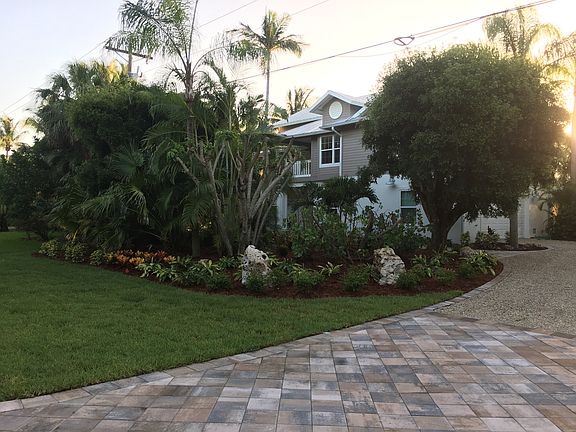 3rd image of 1694 Dixie Beach Blvd