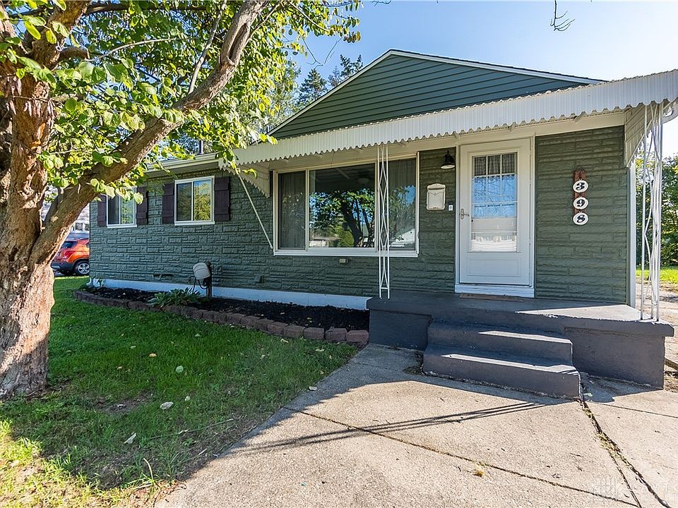 1st image of 398 Dundee Cir