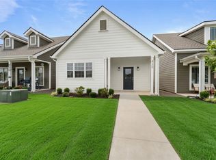 830 NE Heights Ln, Bentonville, AR 72712