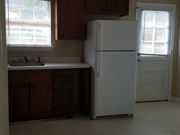 2nd image of 3107 Glenoak St SE #3107
