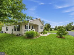 541 Springhouse Ct, North Wales, PA 19454