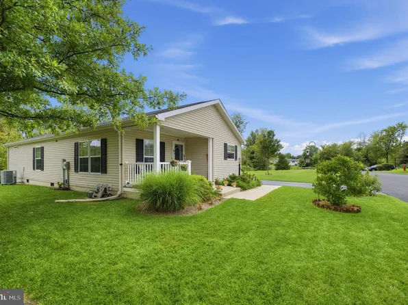 541 Springhouse Ct, North Wales, PA 19454