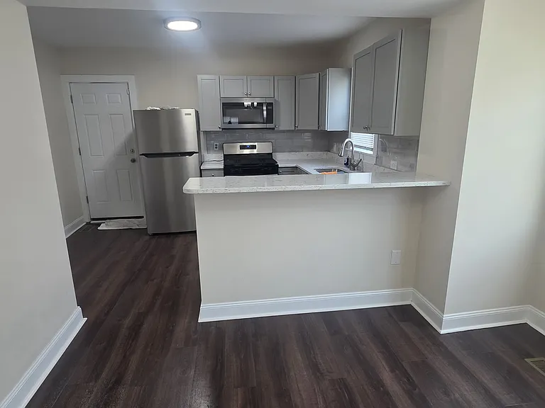 844 Forest St — Photo 59