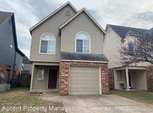 304 W K St, Jenks, OK 74037