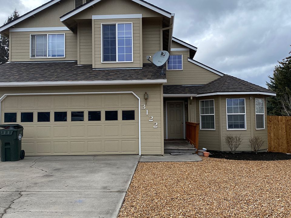 1st image of 3122 NE Richmond Ct