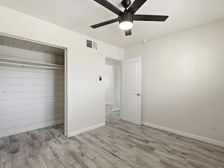 209 E McMurray Blvd — Photo 18