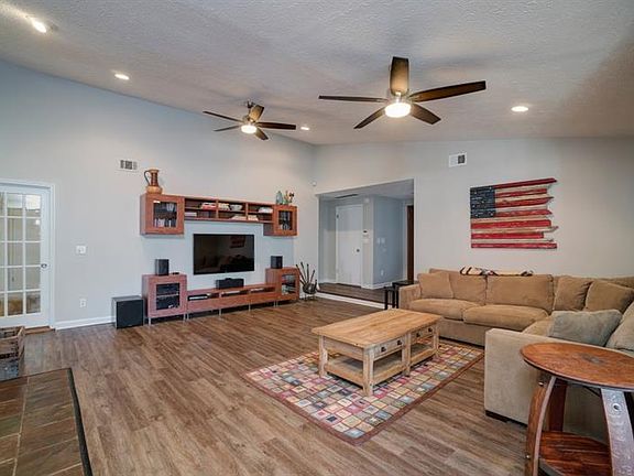 5th image of 41 Parkcreek Ct