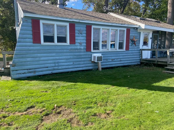 35769 N Cedar Is, Fox Lake, IL 60020