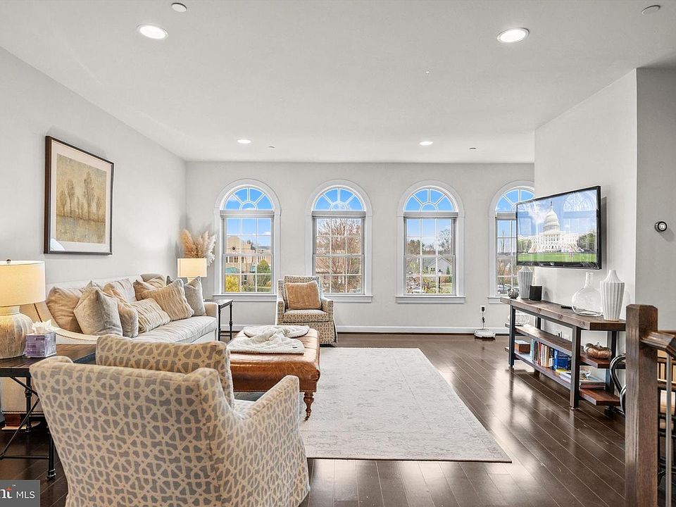 1st image of 19237 Abbey Manor Dr