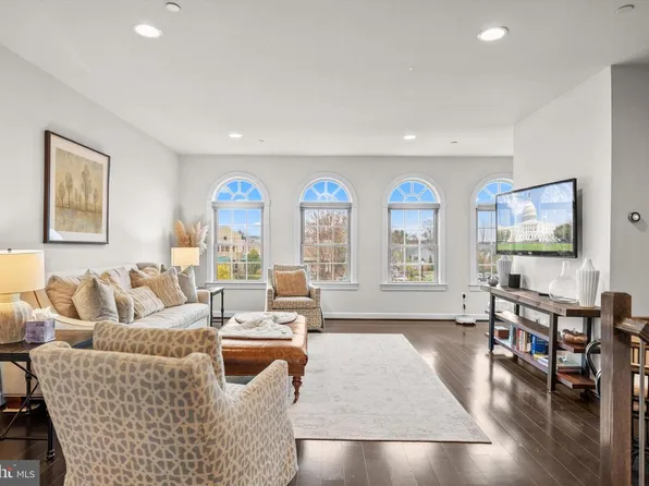 19237 Abbey Manor Dr, Brookeville, MD 20833