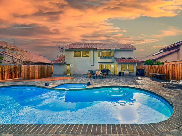 2121 Westminster Dr, Palmdale, CA 93550