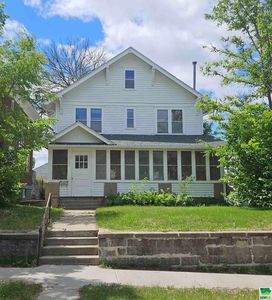1422 W 5th St, Sioux City, IA, 51103