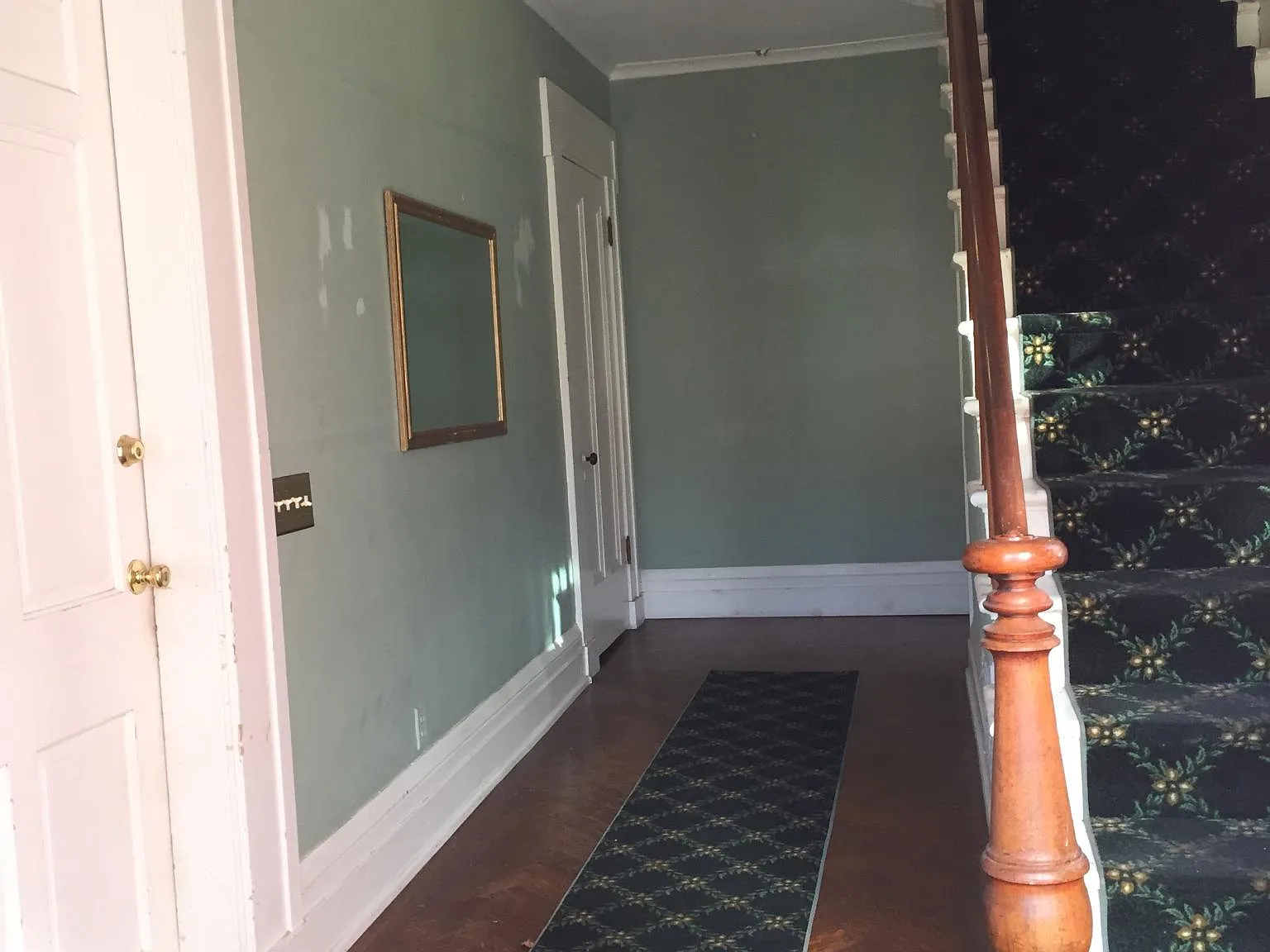 922 W Berry St — Photo 4