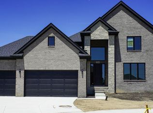 17089 Chianti Ct, Macomb, MI 48042