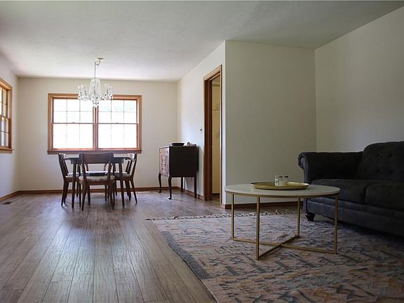 4th image of 2101 W University Ave