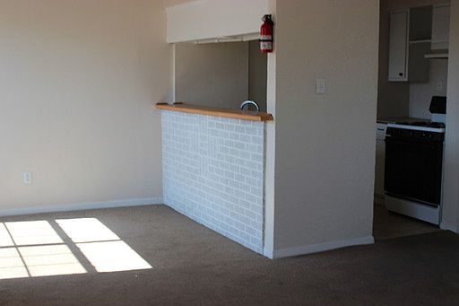 3rd image of 1125 Ann St APT 04