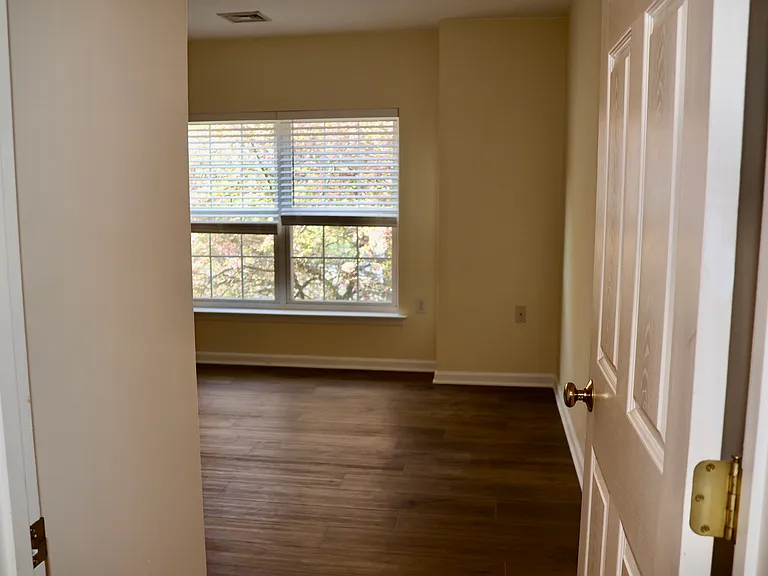44 Courtyard Dr — Photo 42