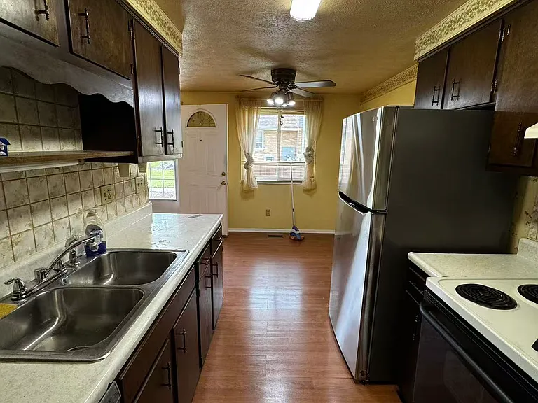 1652 Mars Hill Dr — Photo 11