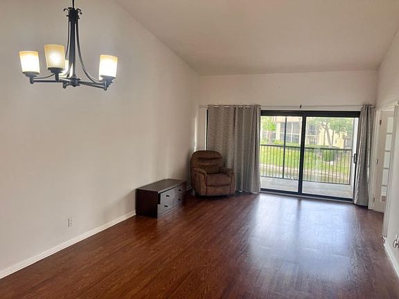 3rd image of 2249 SW 15th St APT 196
