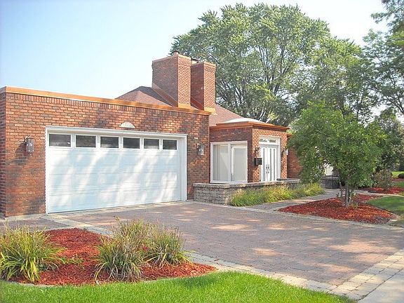 3rd image of 10600 Fairfield St